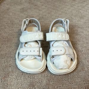 Toddler Gucci sandals NEVER WORN. Size EU 28